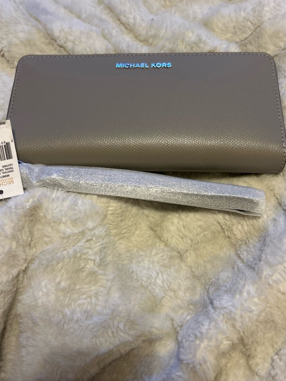 Michael Kors Light Grey Textured Leather Zip Wallet NWT